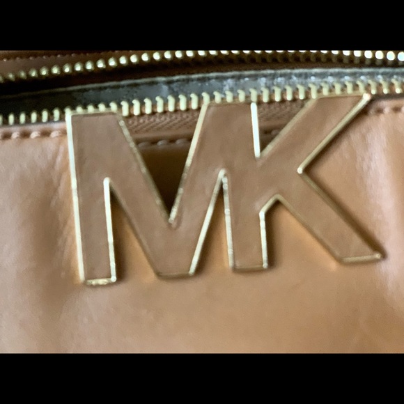 Michael Kors Large Leather Satchel - Picture 2 of 8